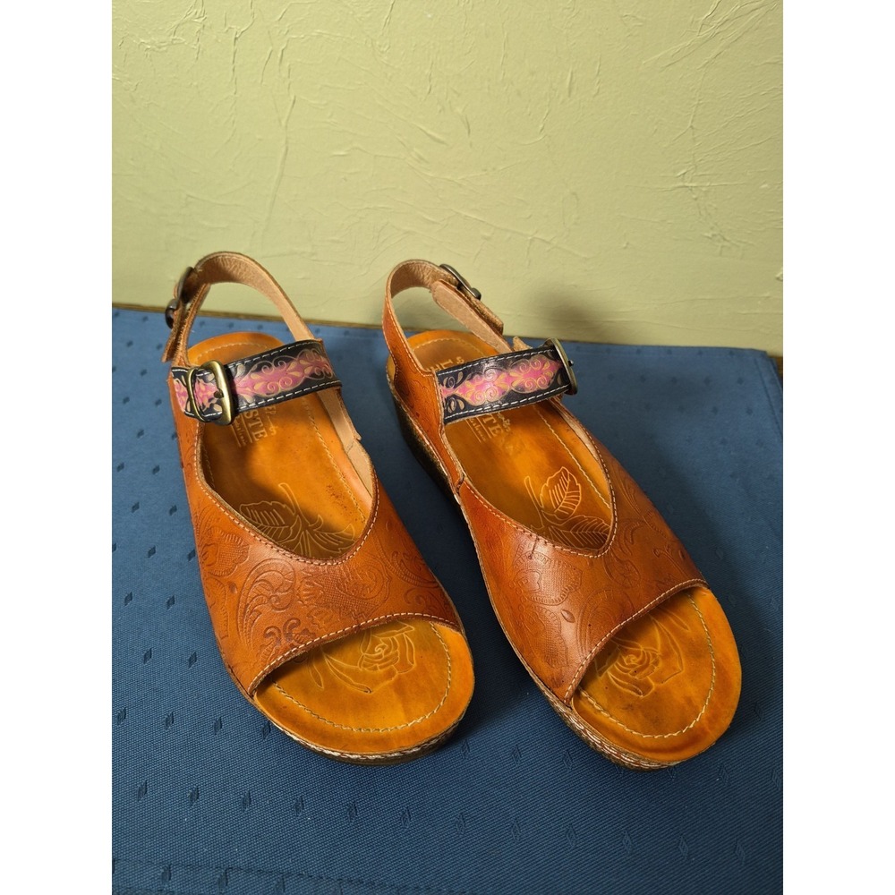 L'artiste Spring Step Teddy Sandals Women's 37 Brown Tooled Leather Cork Wedge